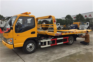 城阳区哪里有拖车服务