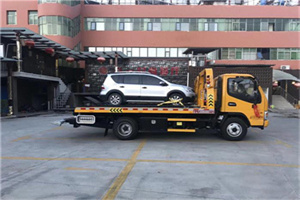 城阳区汽车紧急补胎换胎救援