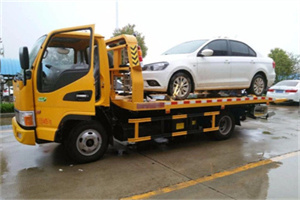 城阳区附近拖车救援24小时服务热线